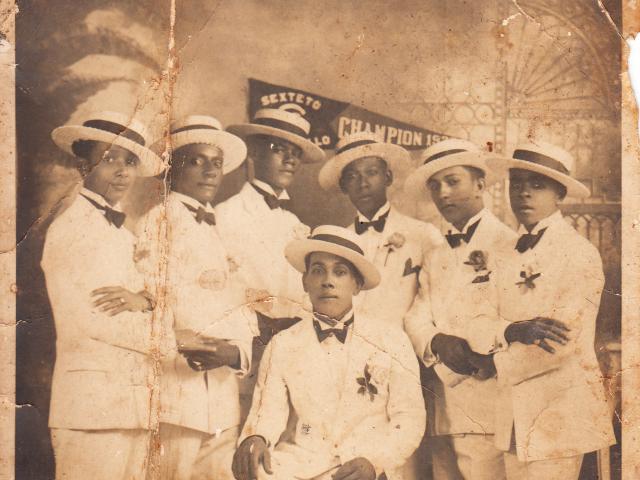 Sexteto Manzanillo con Pepín Estrada a la Izquierda.